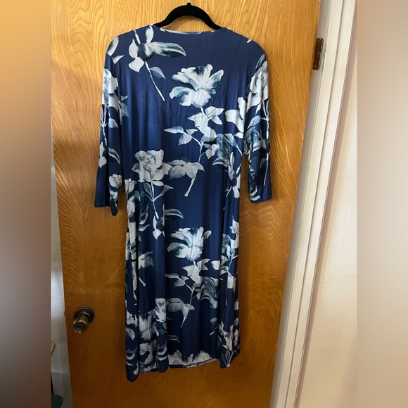 Soft Surroundings floral Shapely Anywhere Faux Wrap midi dress 1X - Picture 8 of 8